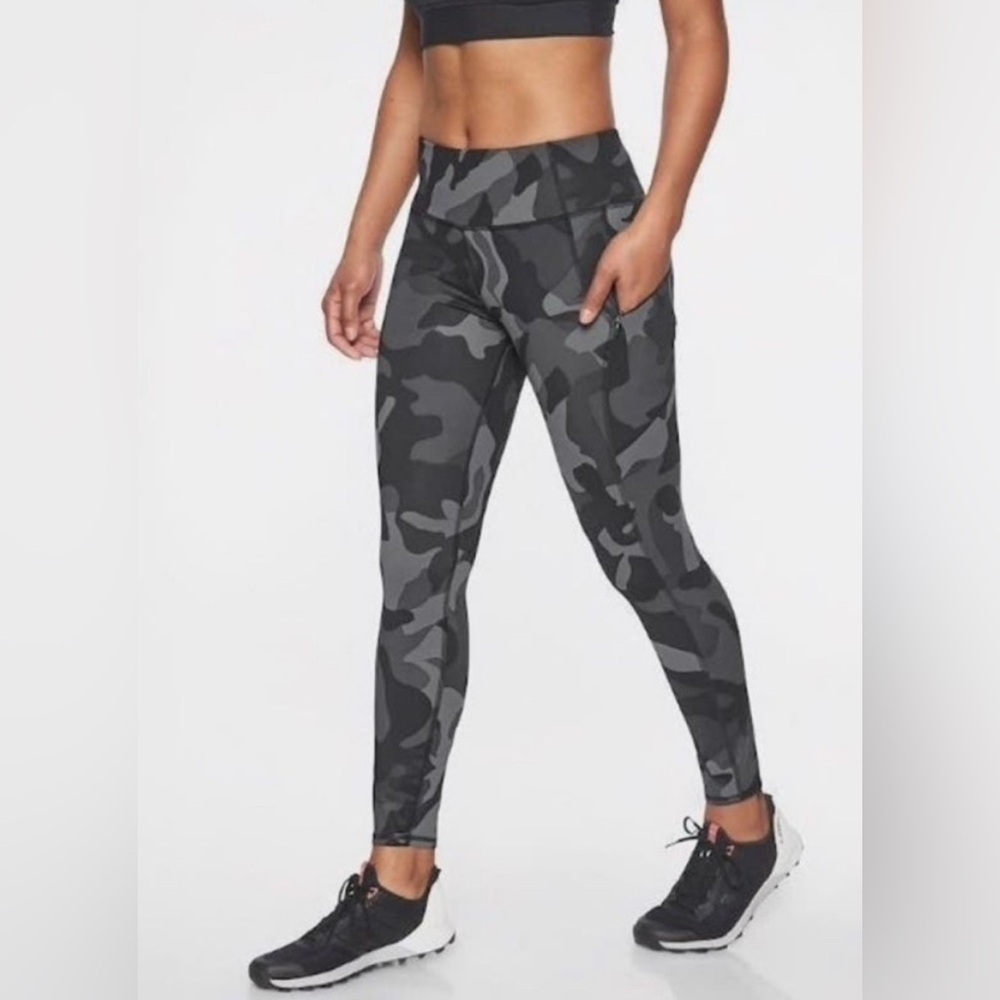 Athleta Camo Contender 7/8 Leggings